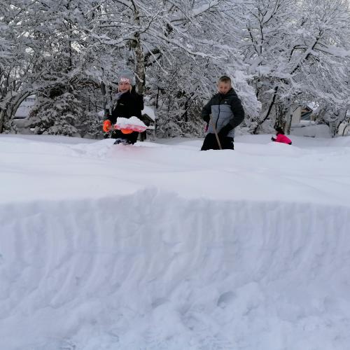 Foto unserer tapferen Arbeiter im Schnee